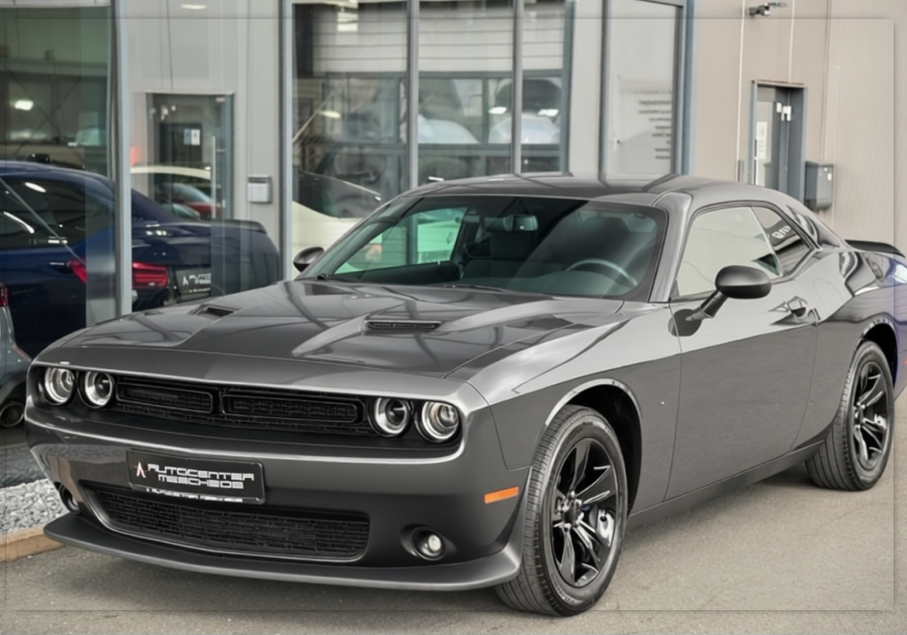 Dodge Challenger en Nardo Grey gloss paint