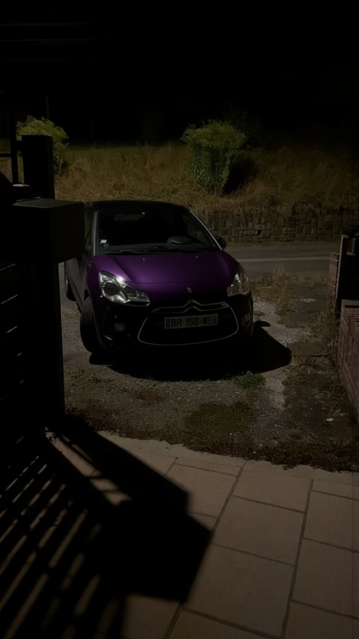 Citroën DS3 rendered in Midnight Purple gloss paint