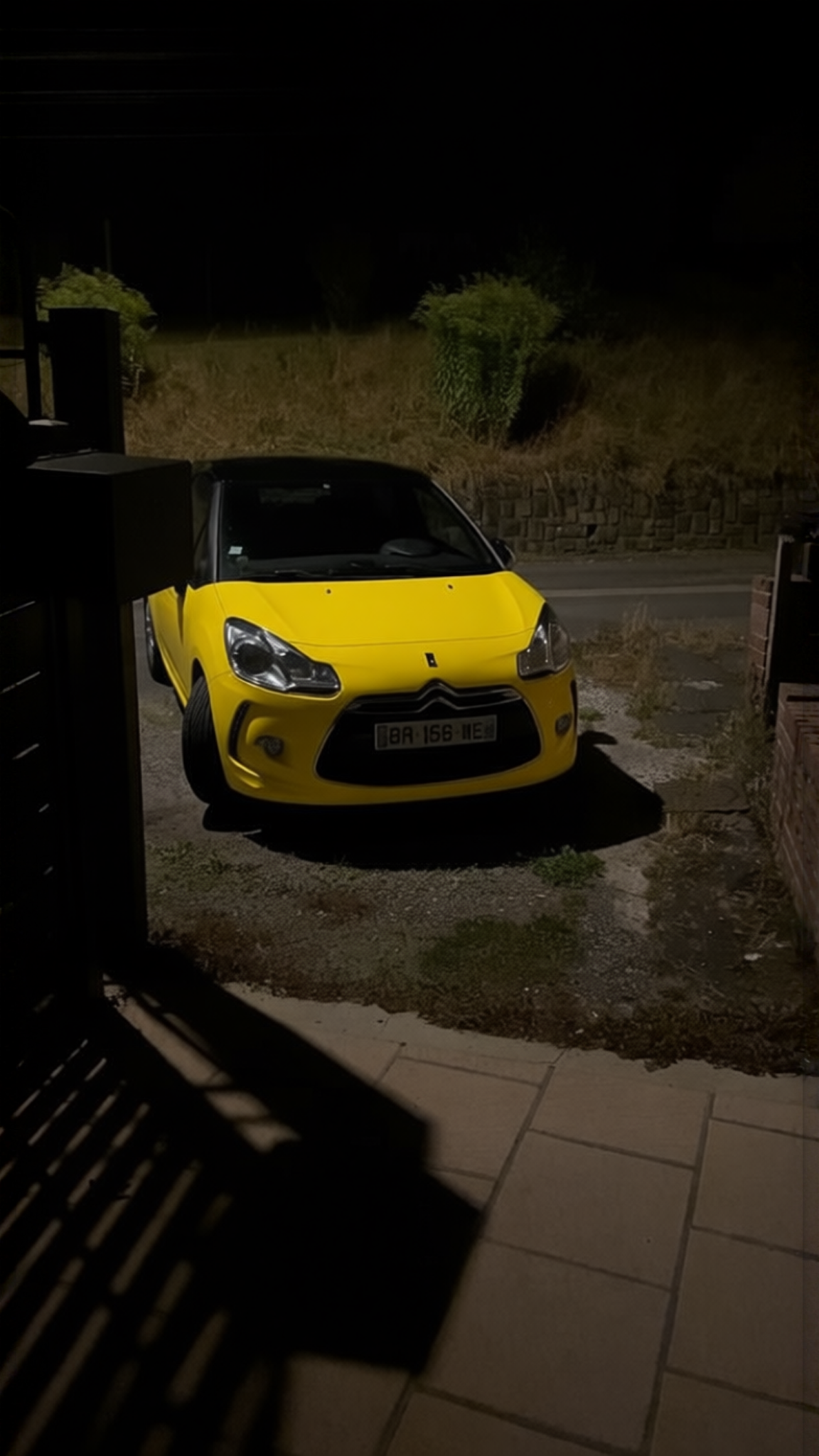 Citroën DS3 rendered in Racing Yellow gloss paint