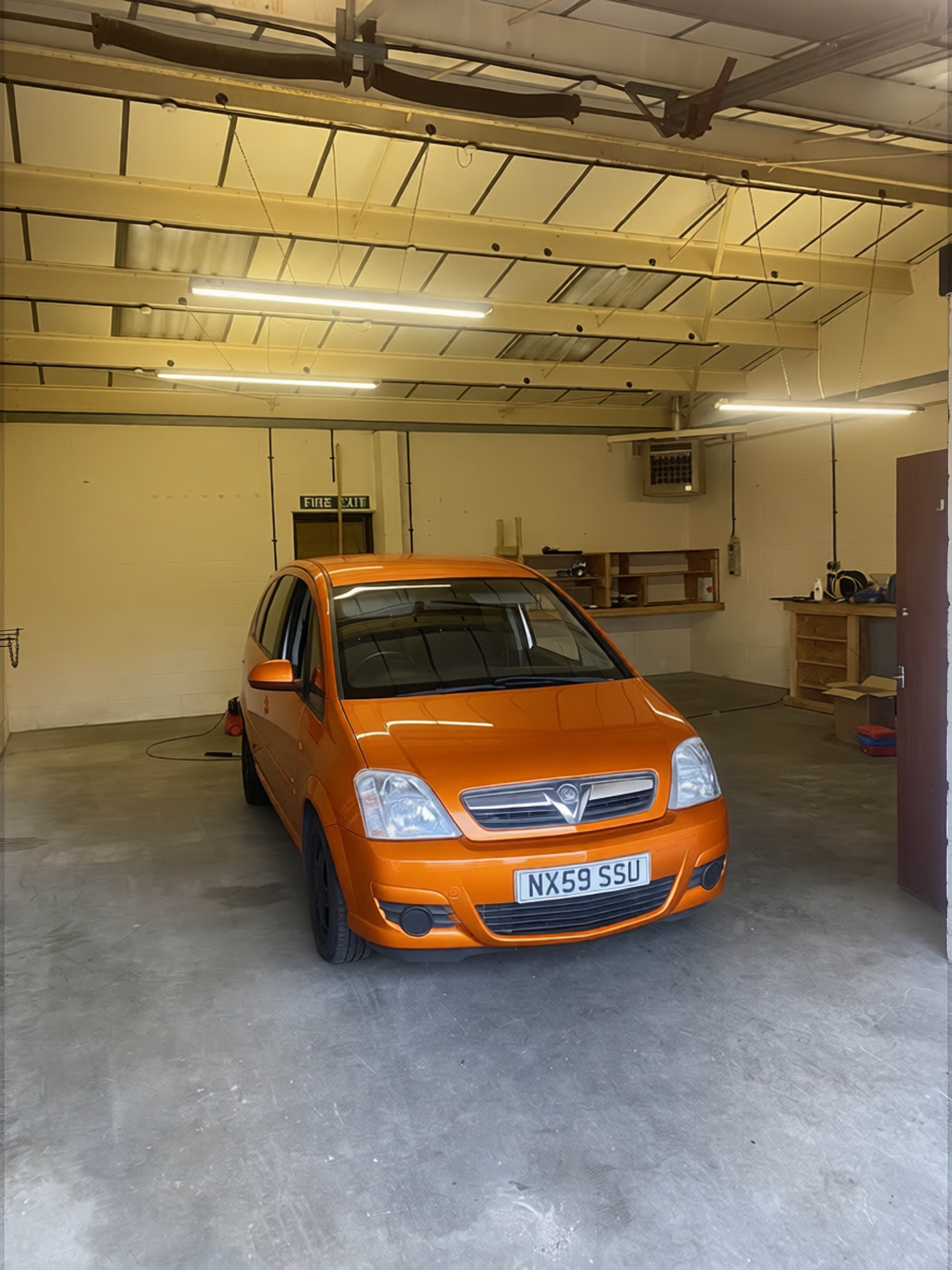 Opel Meriva rendered in Lava Orange gloss paint