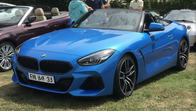 BMW Z4 rendered in Gulf Blue satin paint