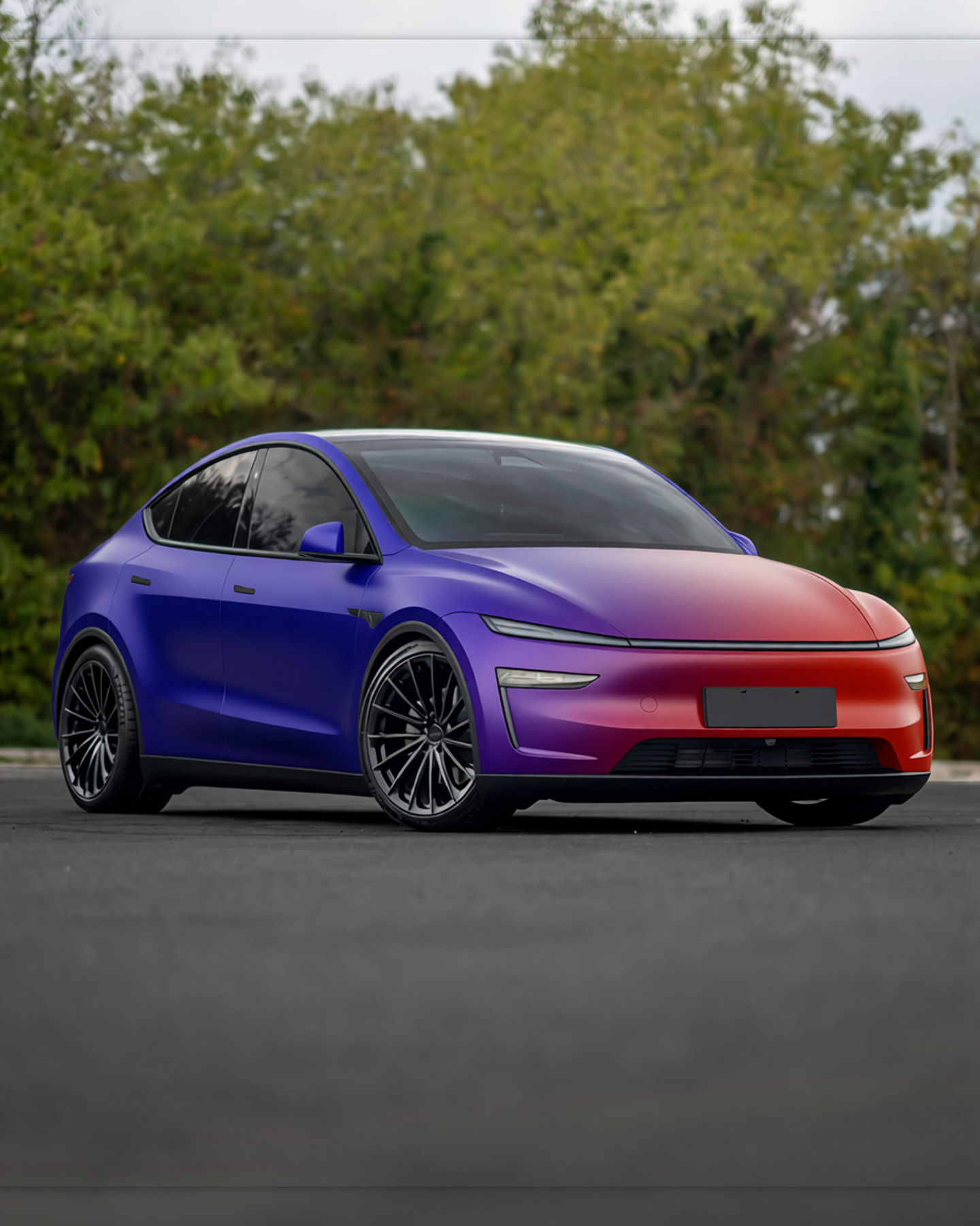 Tesla Model Y rendered in Satin ColorFlow Roaring Thunder Blue/Red gloss wrap
