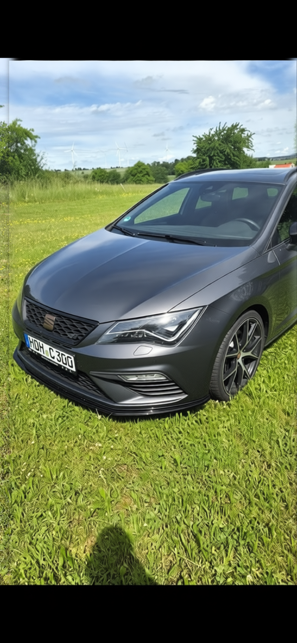 Seat Leon en Nardo Grey gloss paint